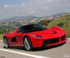 LaFerrari — это ограниченное производство гибридных спортивный автомобиль построен на итальянский спортивный автомобиль maker Ferrari