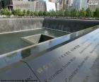 Мемориал 11-S-это памятник, расположенный на ground zero что платит дань всем тем, кто погиб в результате террористического нападения в 2001 году